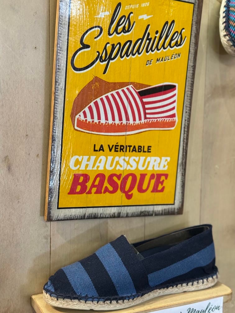 Espadrilles artisanales basques à St Jean Pied de port
