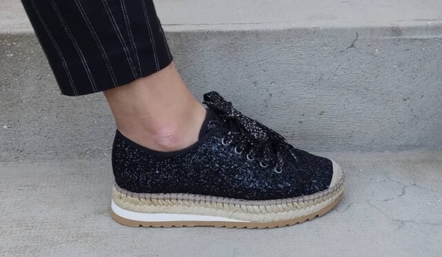 Espadrilles baskets conforts tendances. Venez les essayer !!!! 
Pour plus de couleurs ou d'information contactez-nous ou rejoignez-nous sur le site.