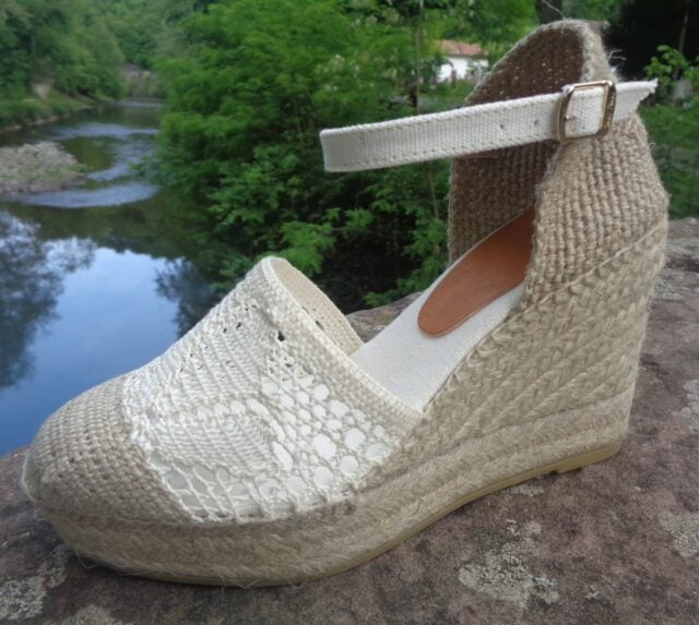 Pour mariage, communion, cette paire d'espadrilles sera parfaite ! 🌞🌴

#espadrilles
#espadrille #summer #été2023 #summervibes