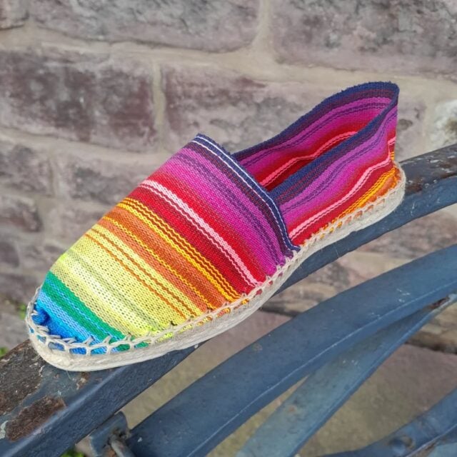 Nouvelle toile arc-en-ciel 
#espadrilles #saintjeanpieddeport #lespadrilledelitxu