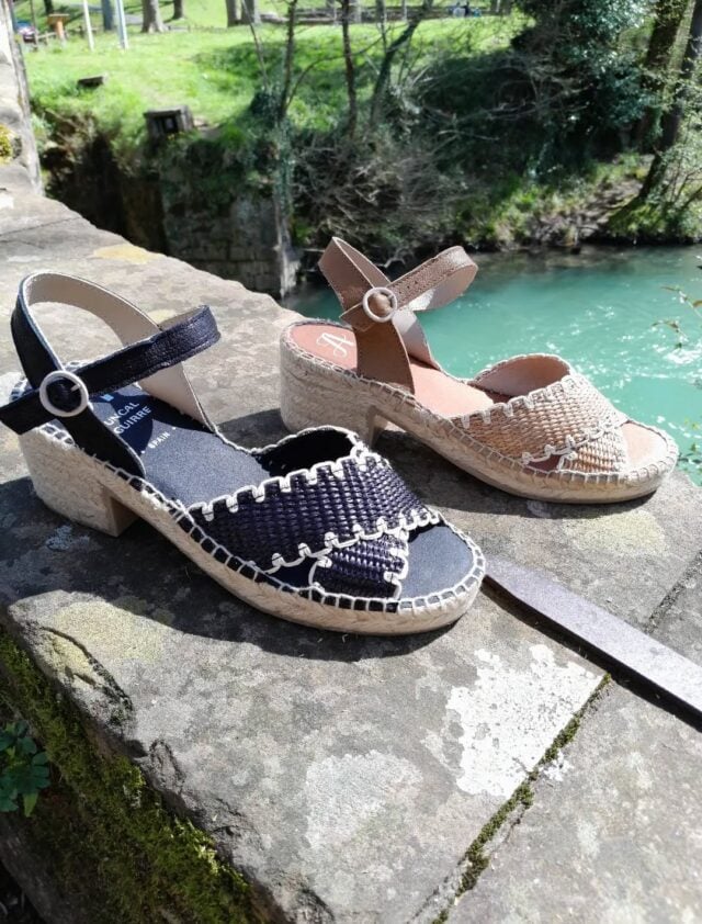 Espadrilles avec un petit talon, parfait pour l'été ☀️🌡

#espadrilles #lespadrilledelitxu #saintjeanpieddeport
